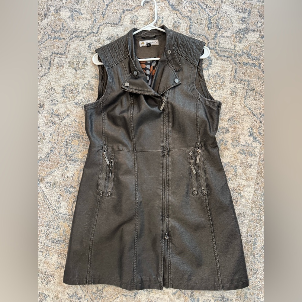 Stylish Black Sleeveless Vest